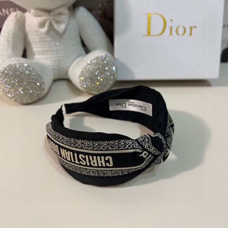 CHRISTIAN DIOR